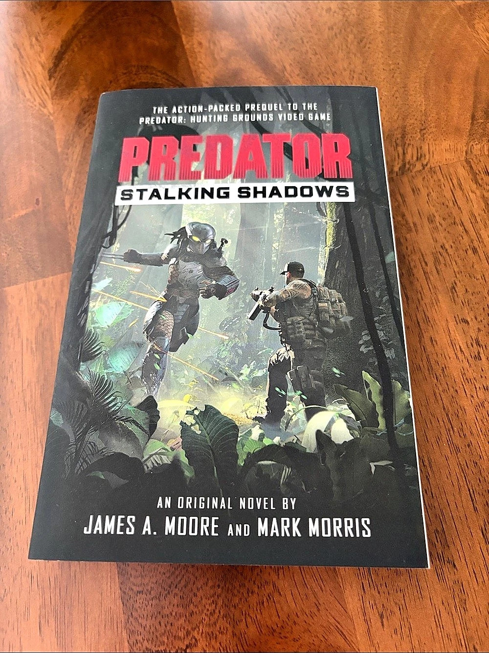 Titan Books Predator: Stalking Shadows Paperback Novel